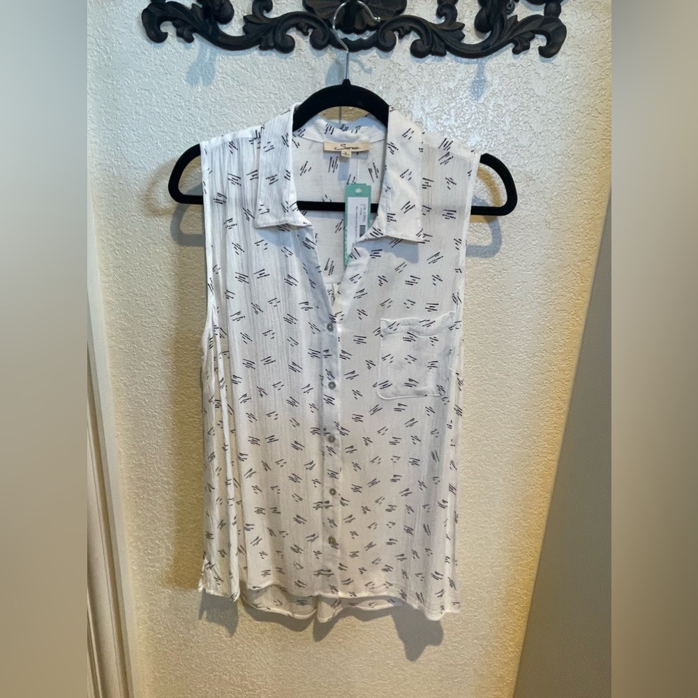 Serein- Button Down Textured Sleeveless Shirt
